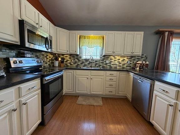 3rd image of 302 E 37th Ave