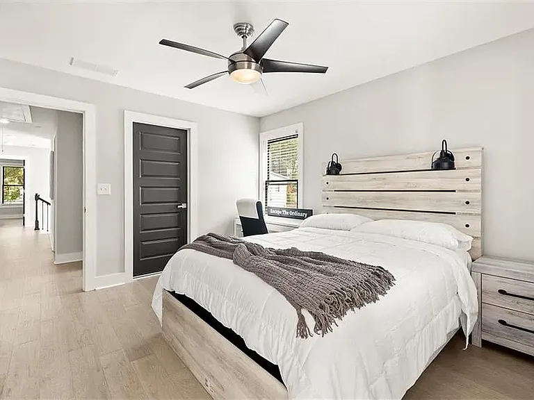 2145 Park Ter — Photo 31