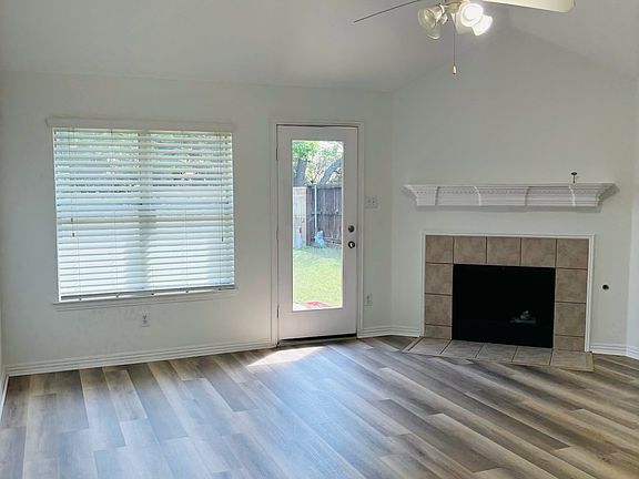 3rd image of 1205 Oakridge Dr