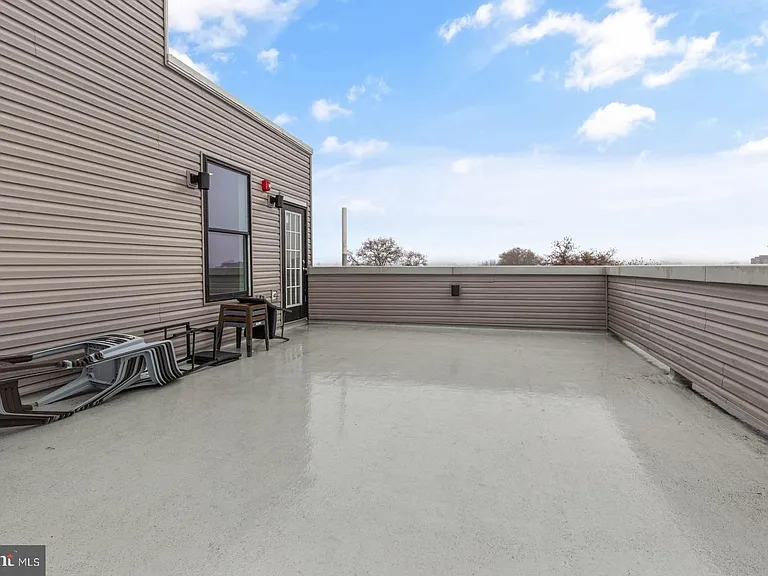5230 Walnut St #2F — Photo 20