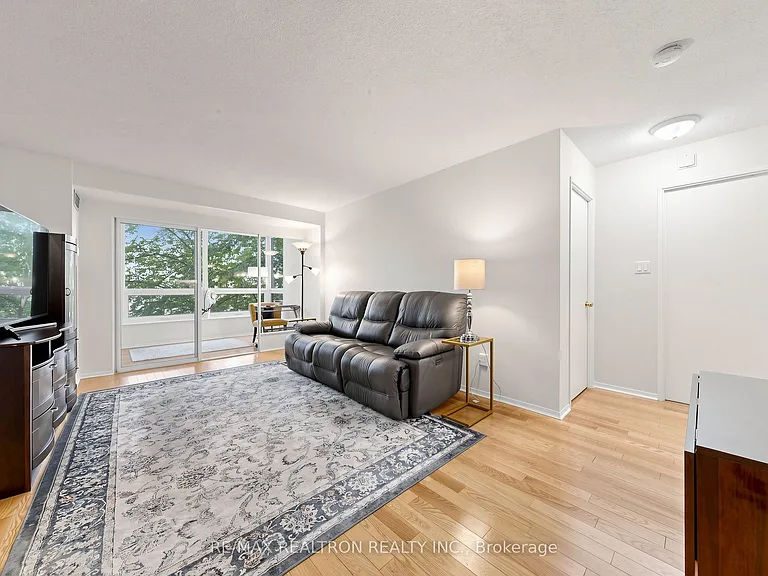 326 Major Mackenzie Dr E #307 — Photo 9