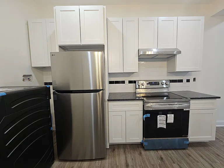 406 Main St #2 — Photo 3