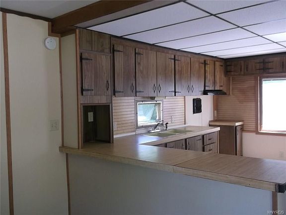 3rd image of 12 Andrus Cir