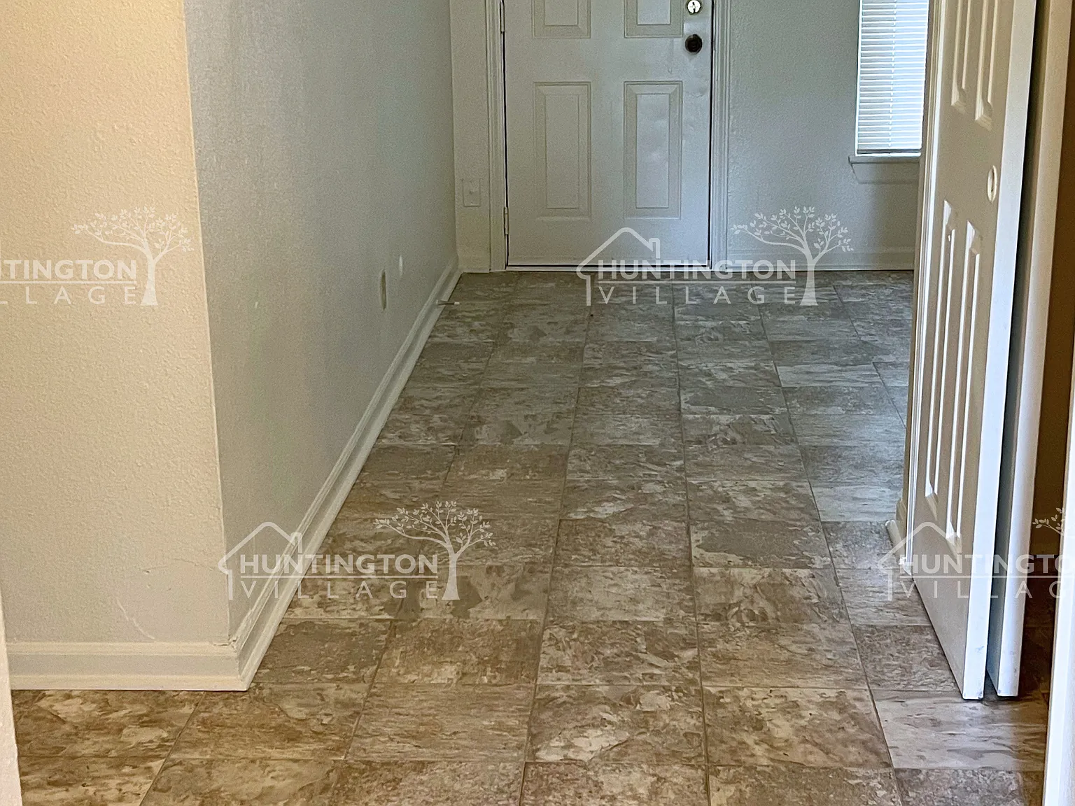3 bed, 1080 sqft, $1,275 — Photo 3