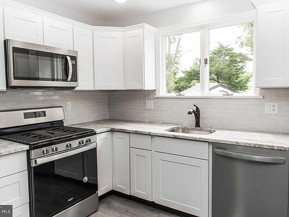 4th image of 701 Olivia Dr