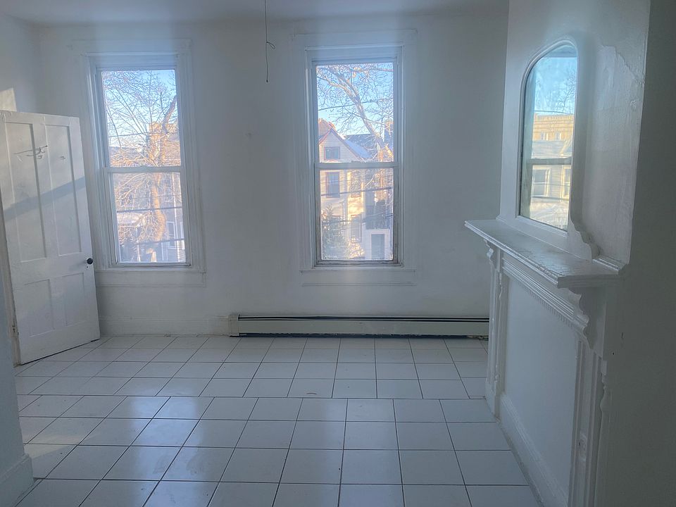 1st image of 121 Highland Ave #A