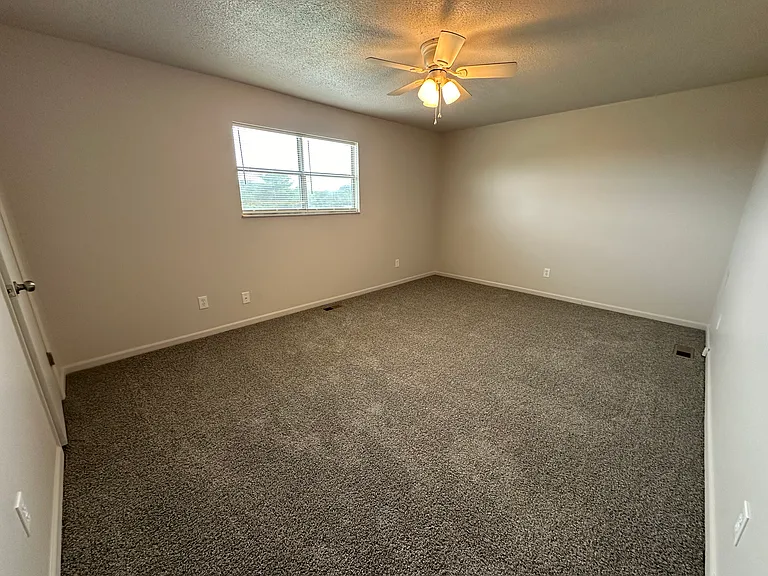 1822 Meadowland Ln #B — Photo 9