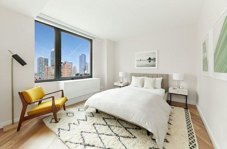 1st image of 445 W 35th St APT 4B