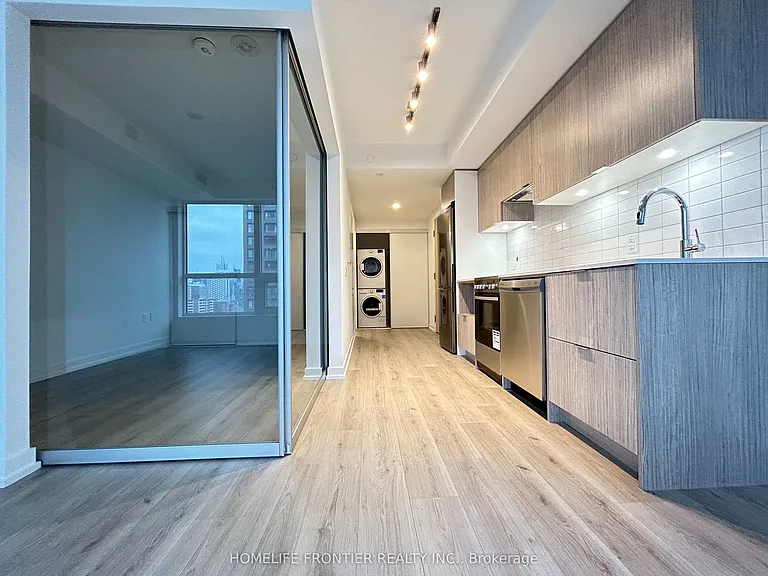 395 Bloor St E #1812 — Photo 7