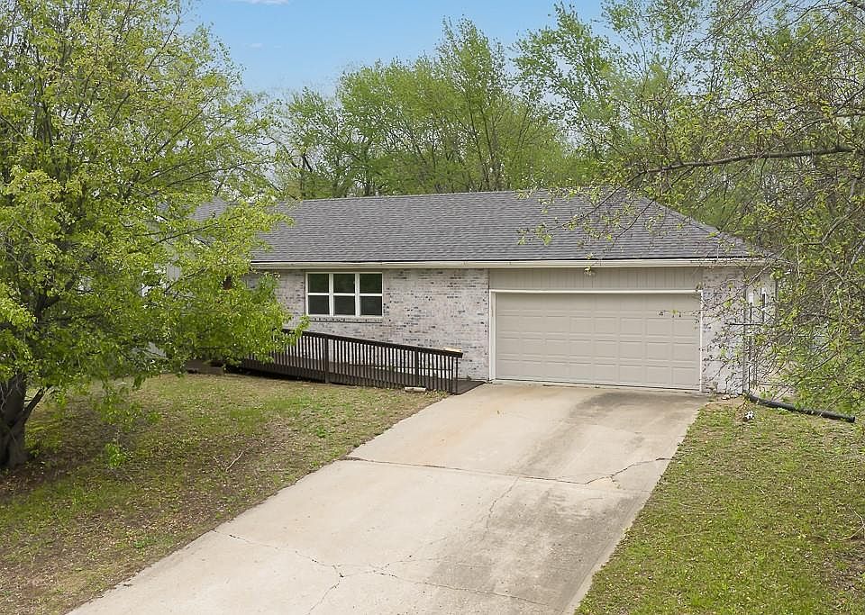 1st image of 505 Laughlin Dr