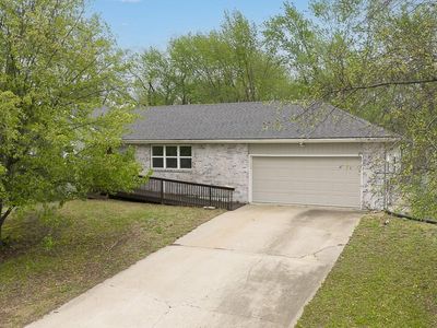 505 Laughlin Dr, Tonganoxie, KS, 66086