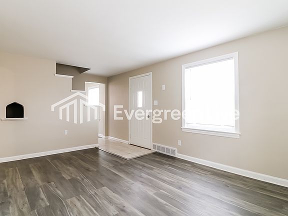 3rd image of 2443 Webster Ave