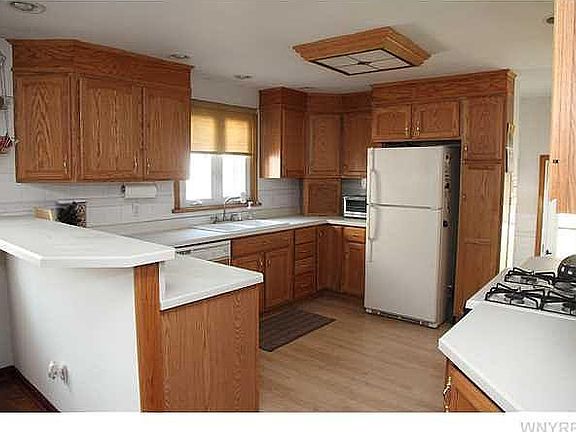 5th image of 61 Edgewood Ave