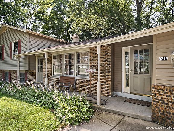 3rd image of 26W561 Parkway Dr