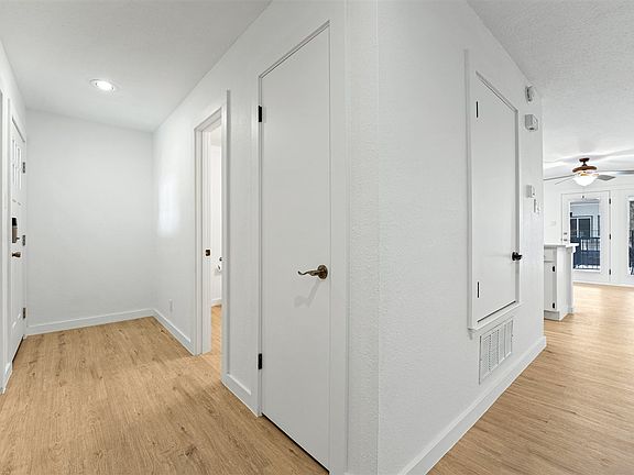 3rd image of 410 Horseshoe Bay North Blvd