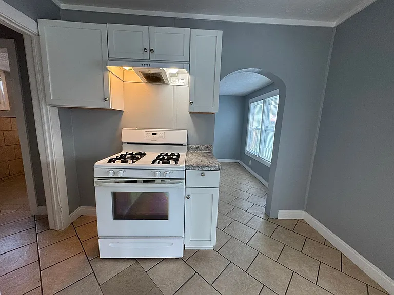 341 S Randolph St — Photo 14