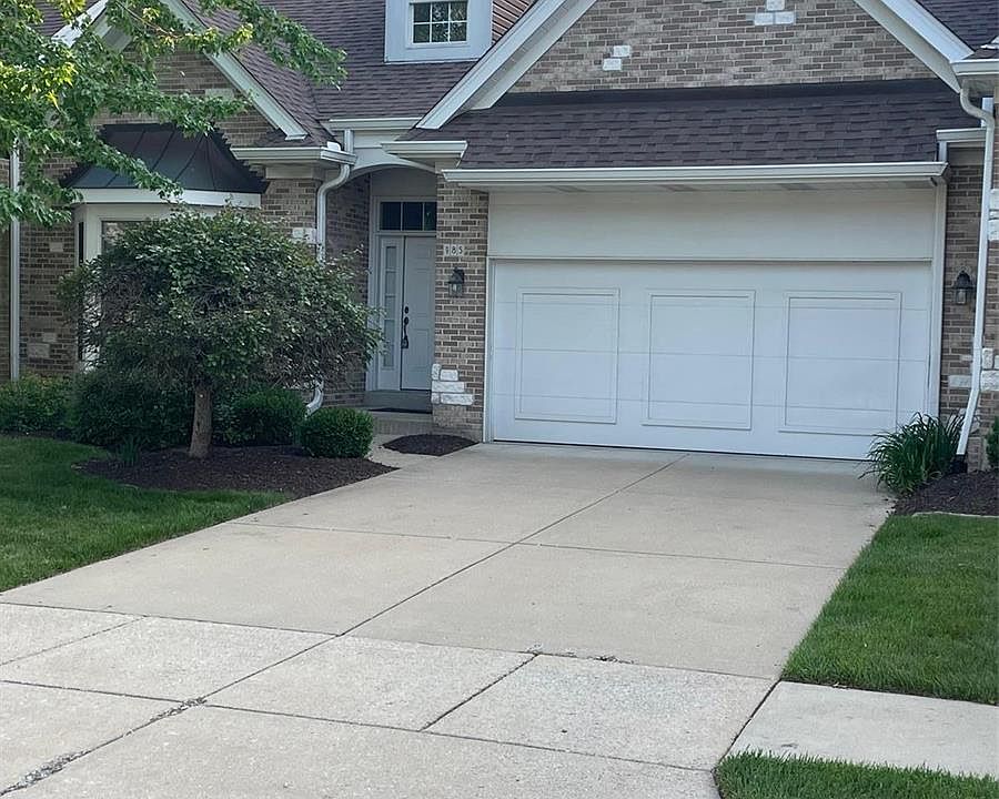 1st image of 985 Chesterfield Villas Cir