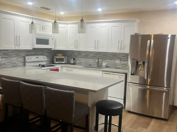10758 NW 30th Pl, Fort Lauderdale, FL 33322