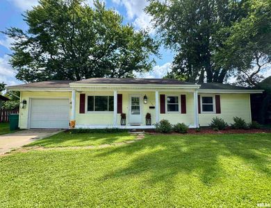 133 Holden Dr, Macomb, IL, 61455