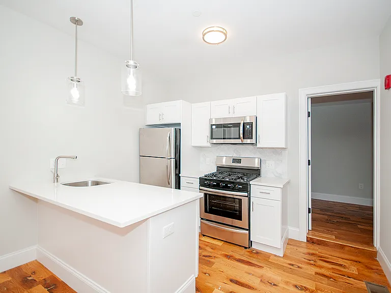 205 Marion St #2 — Photo 8