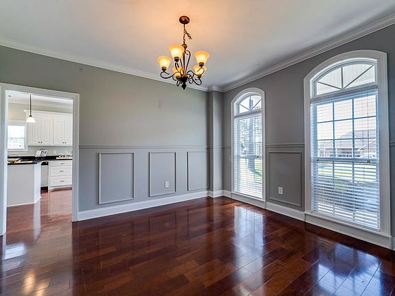 4th image of 11 Peachtree Dr