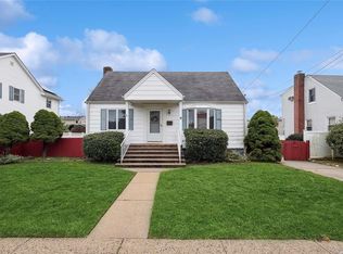6 Sullivan Ave, Farmingdale, NY 11735