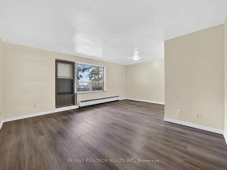 275 Wentworth St W #716 — Photo 19