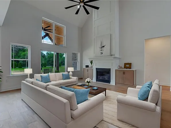 7808 Duggins Dr, Stokesdale, NC 27357