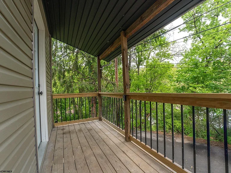 44 Edgehill St — Photo 3