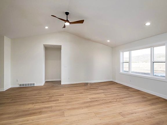 3rd image of 207 N Lawrence Ave