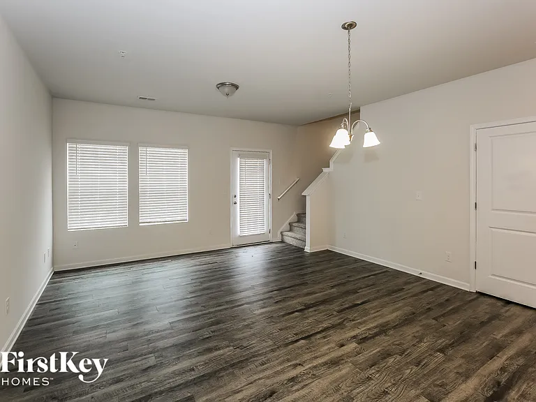 9409 Coddle Ct NW — Photo 5