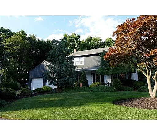 19 Lucille Ct photo 1