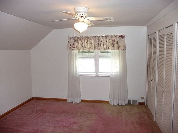 5th image of 130 W 2nd Ave