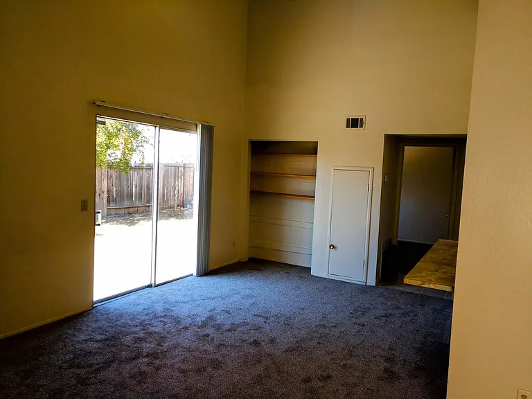 2005 Starling Way — Photo 8