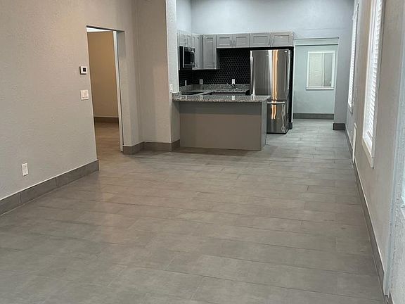 4th image of 1317 Emmett St