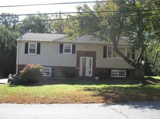 29 Pine St, Dudley, MA 01571