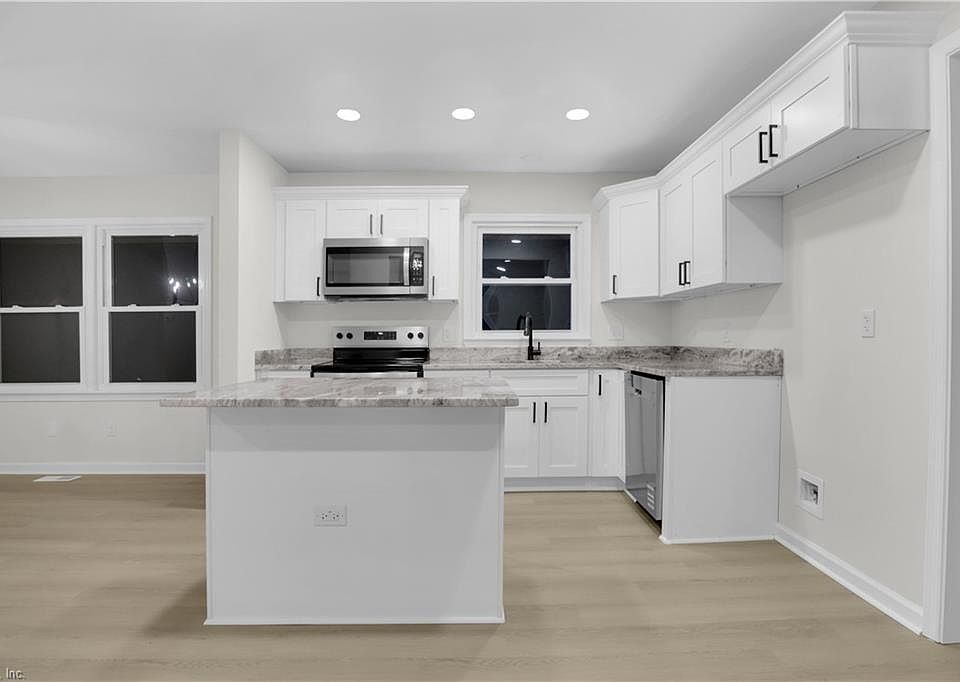 1st image of 576 Colony Rd