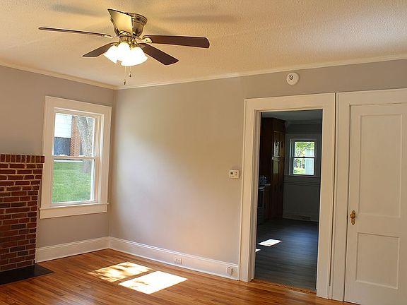 2nd image of 822 Cherry St