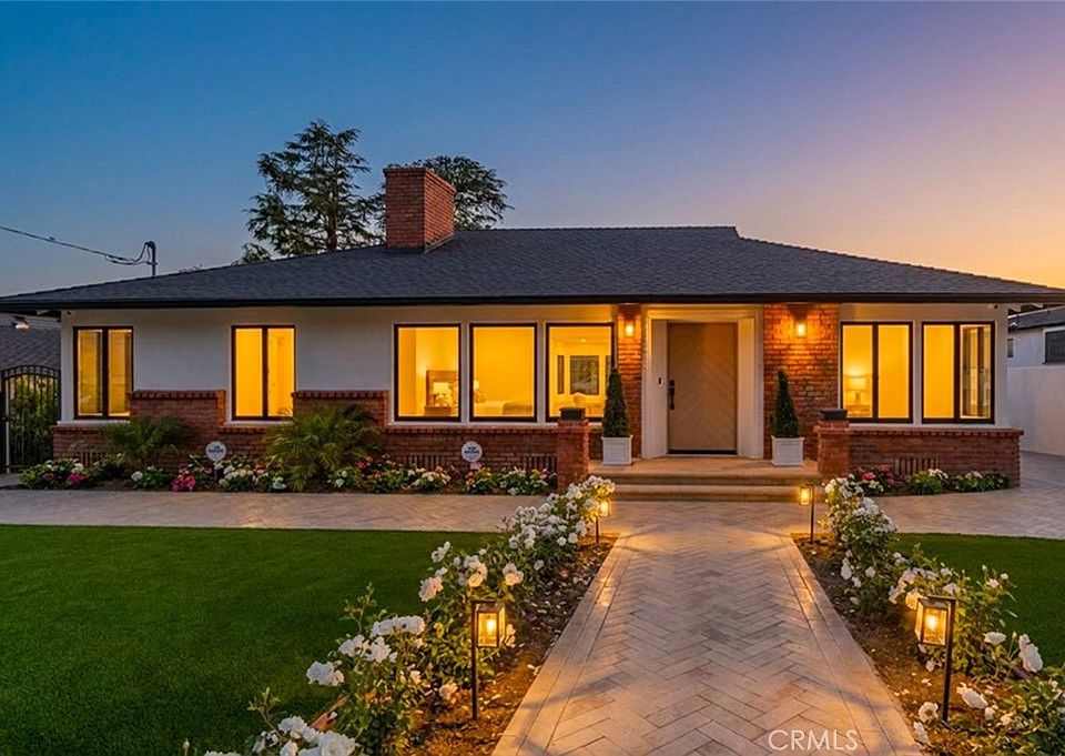 1st image of 941 Sherlock Dr
