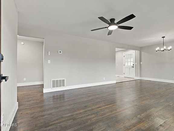 4th image of 1337 McArthur Rd