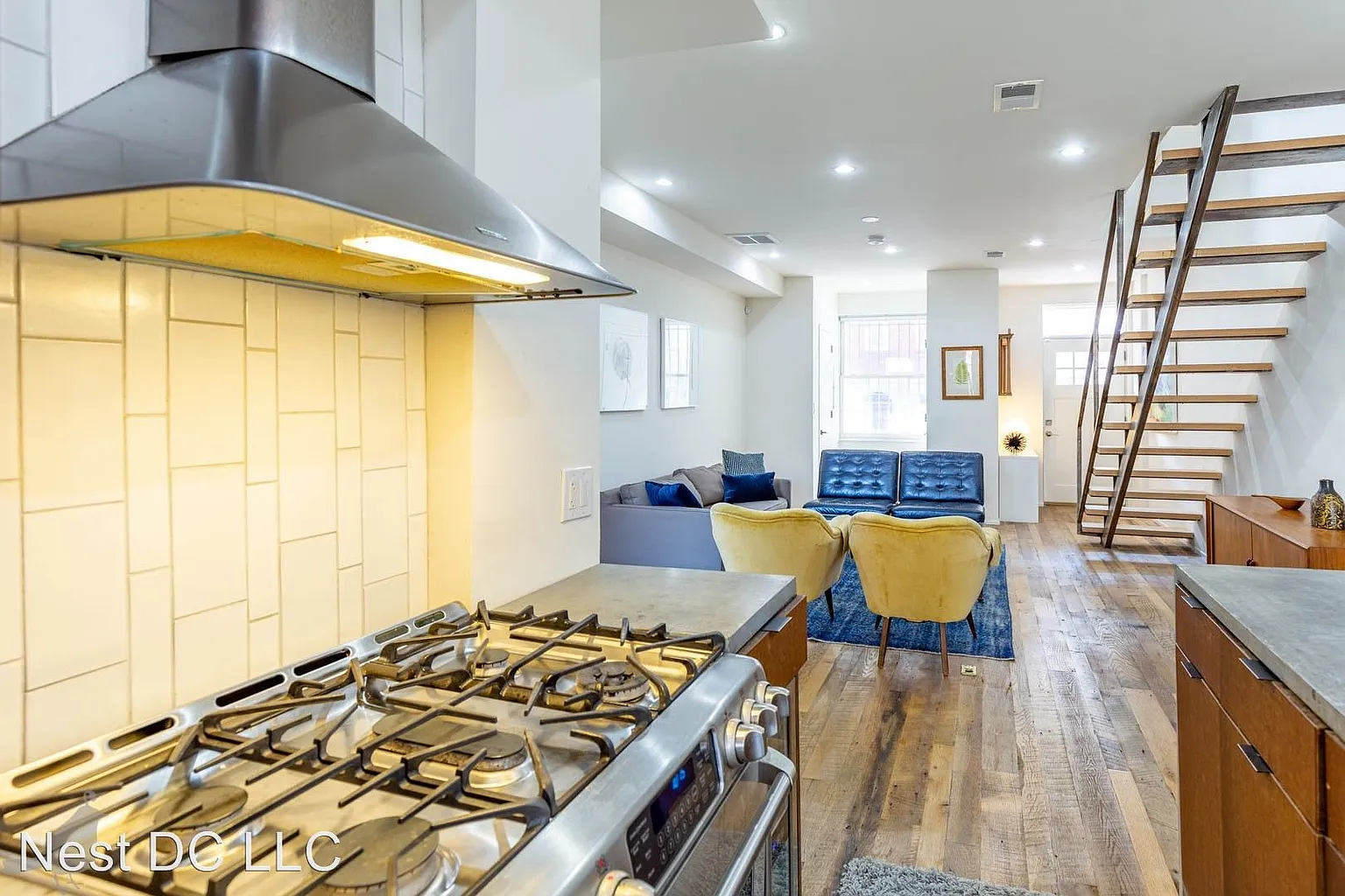 413 Elm St NW photo 1