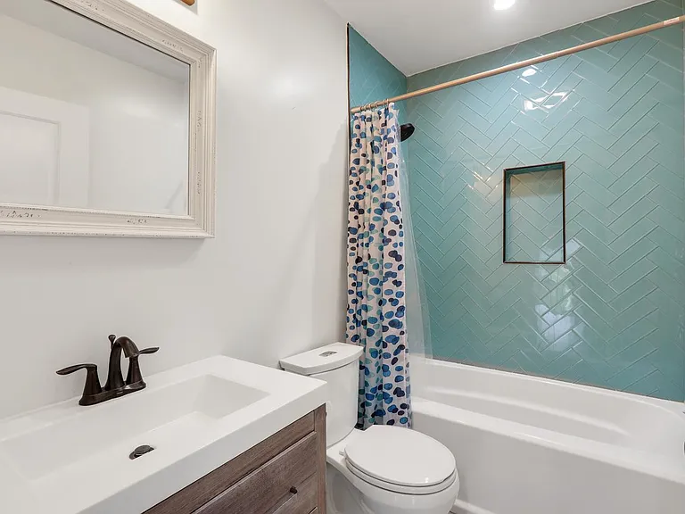 2235 Quincy St NE — Photo 14