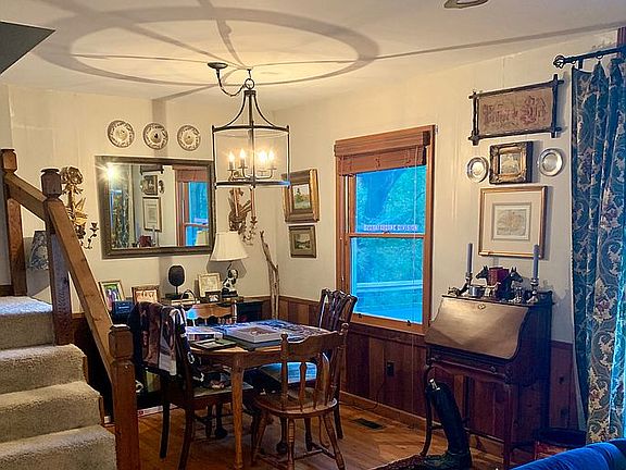 5th image of 305 Pleasant Mountain Dr