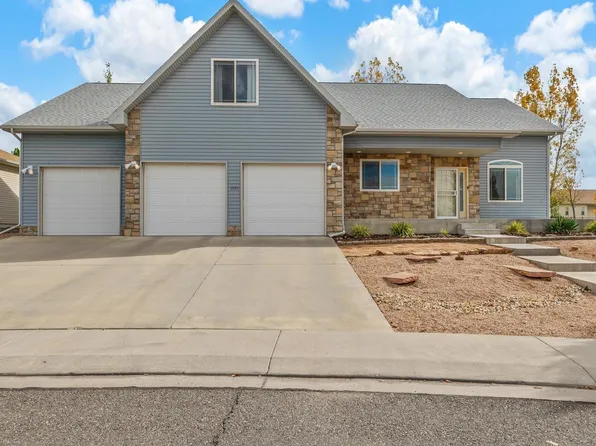 3250 Wheat Grass Dr, Montrose, CO 81401