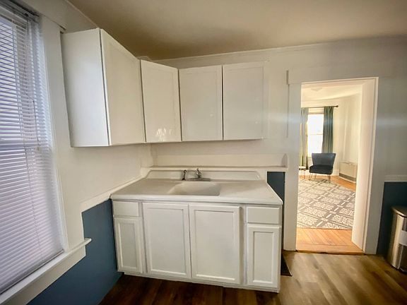 4th image of 206 Baldwin St #11208686