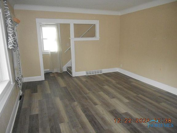 5th image of 605 Brighton Ave