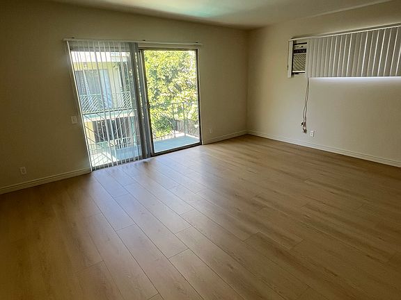 3rd image of 1348 N Curson Ave APT 1