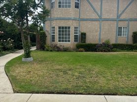 253 W Center St, Covina, CA