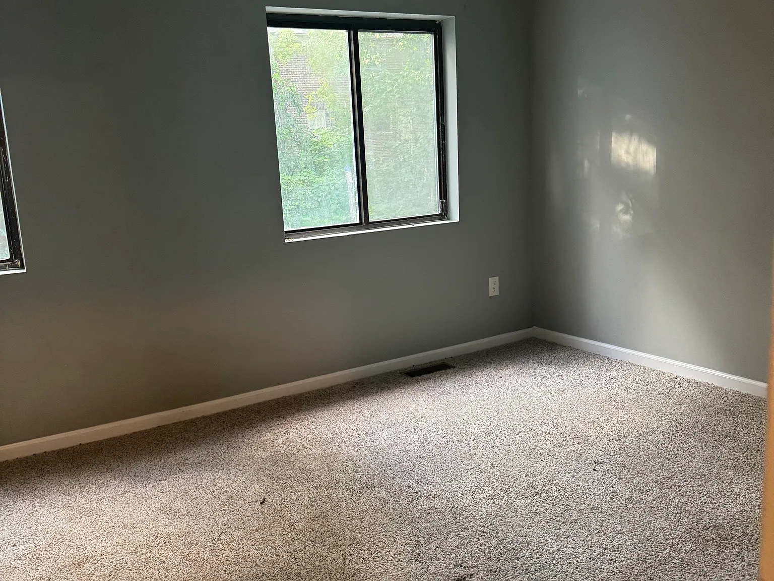 2 bed, 1400 sqft, $1,700 — Photo 2