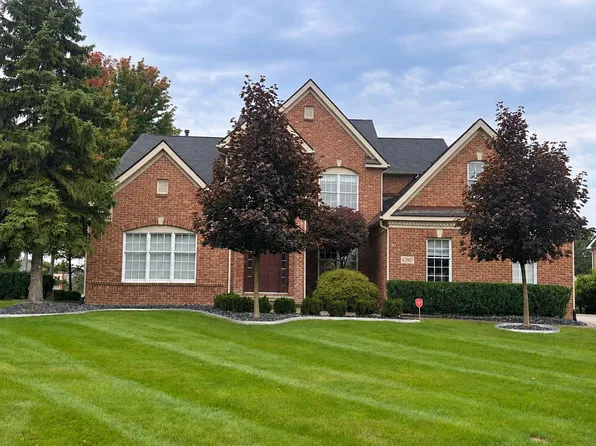 45907 Riviera Dr, Northville, MI 48168